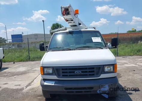 2007 Ford E-350 Super Duty Commercial/Recreational z USA, uszkodzony, nr VIN 1FTSE34L27DA50966